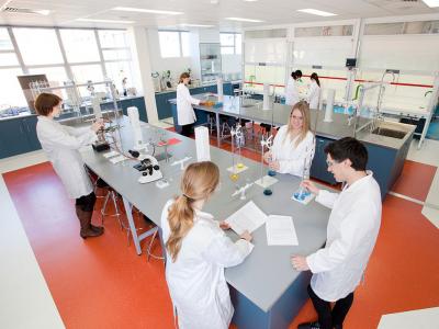 Bachelor of Engineering (Honours) and Bachelor of Biomedical Science